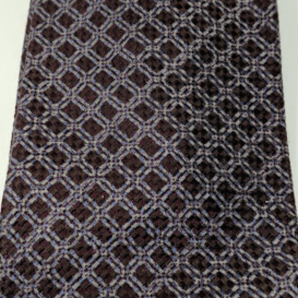Impeccable Giorgio Armani silk tie made in Italy